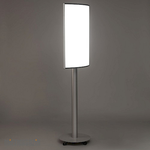 1000635_00_04_infostaender_light_.jpg