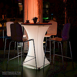 1000784_00_02_stehtisch_light-beispiel_mietmagazin.jpg