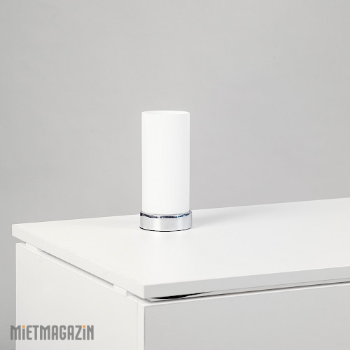 1001346_00_02_tischlampe_chimney_mietmagazin.jpg