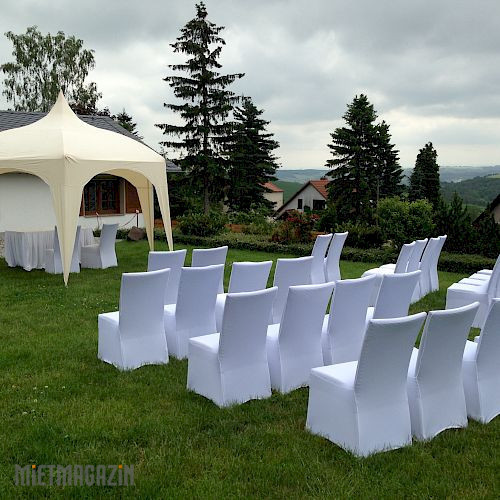 stuhl_sambal_mit_stuhlhusse_stretch_universal_pavillon_trauung_1.jpg