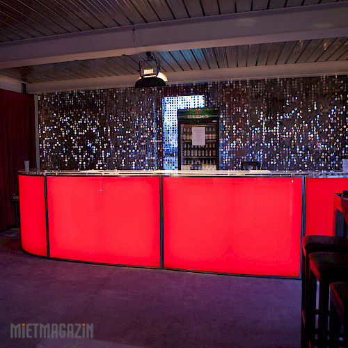 led-bar_kir_royal_rot_beispiel_01.jpg