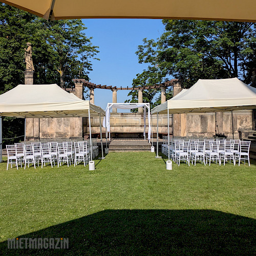 zelt_4x4_creme_stuhl_chiavari_5.jpg