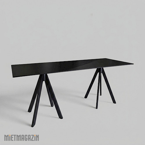 tafeltisch_black_gothic_1.jpg
